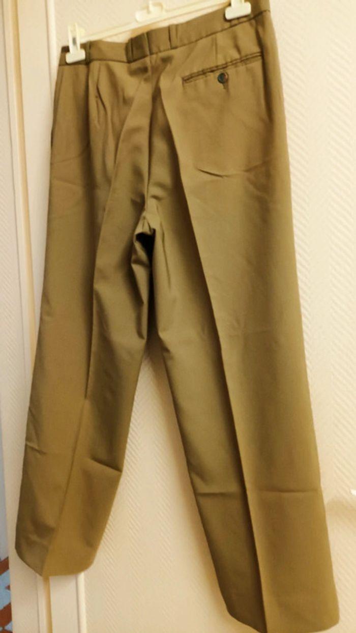 Pantalon costume homme. 2€ - photo numéro 1