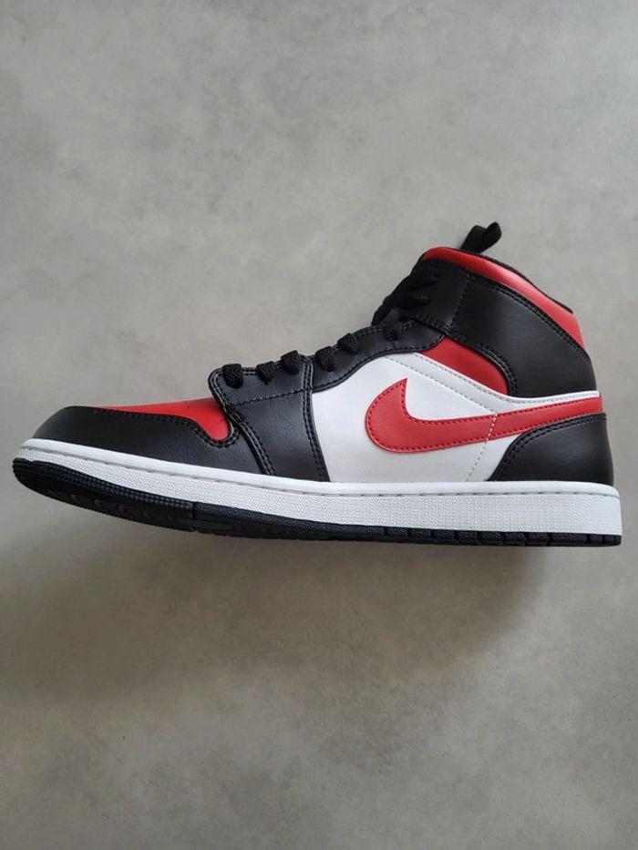 Air jordan 1 mid bred toe - photo numéro 3