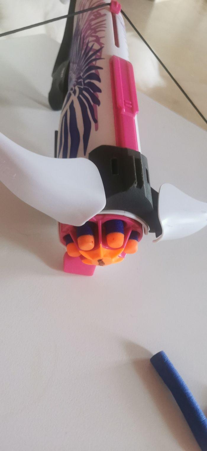 Nerf rebelle et 8 fléchettes en mousse - photo numéro 3