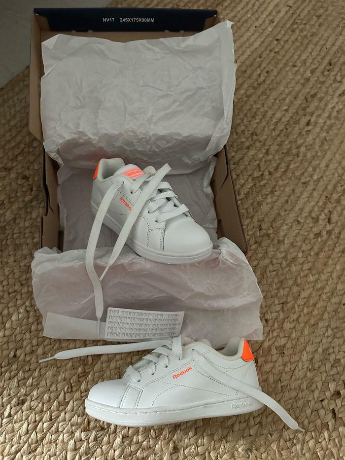 Baskets reebok blanc/orange pointure 30 neuf avec étiquette - photo numéro 3