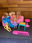 Mattel Barbie poupée chelsea doll lit IKEA table