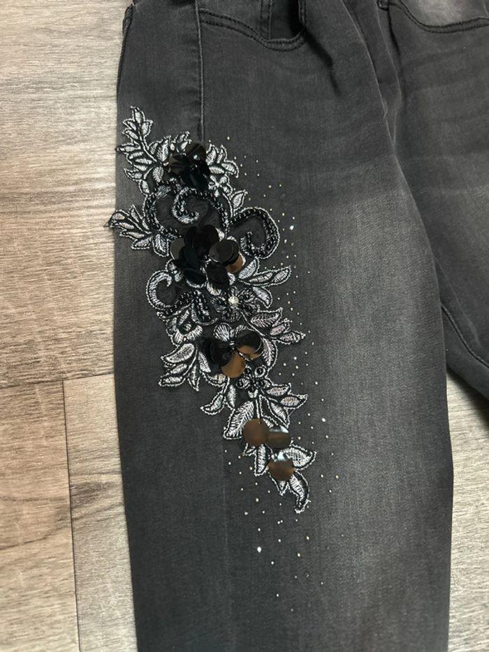 Jean skinny noir broderie floral - photo numéro 3