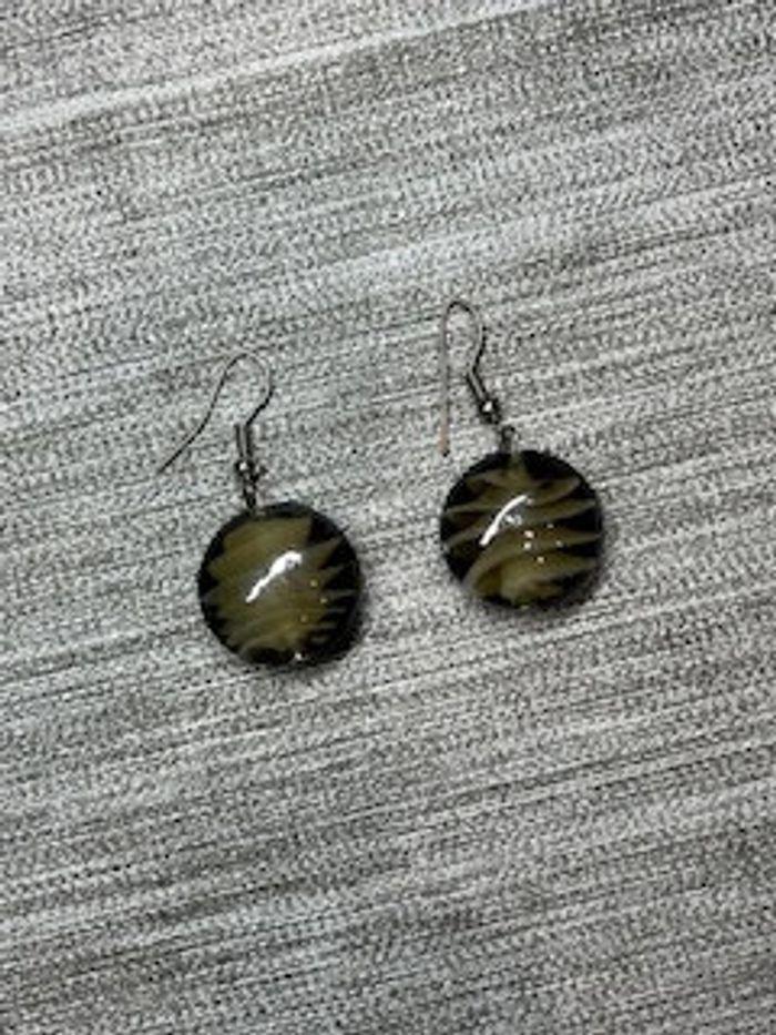 Boucles d'oreilles Grise Anthracite en verre - photo numéro 2