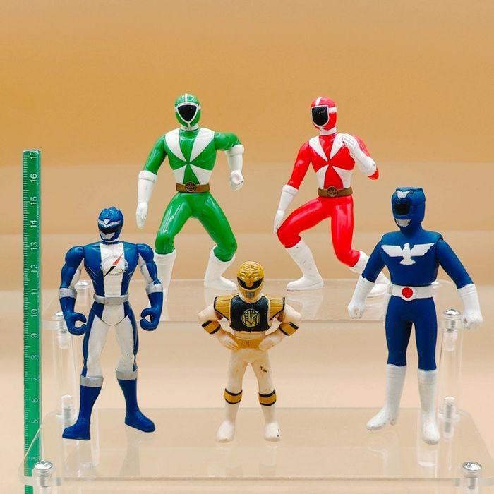 Lot 5 figurines - power rangers