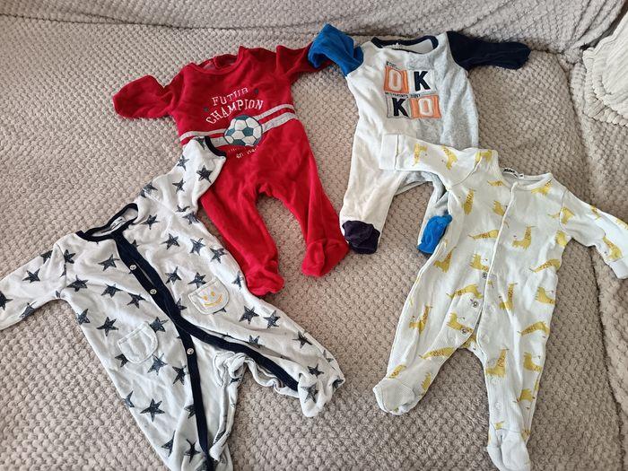 Vends 4 pyjama gemo 3 mois - photo numéro 1