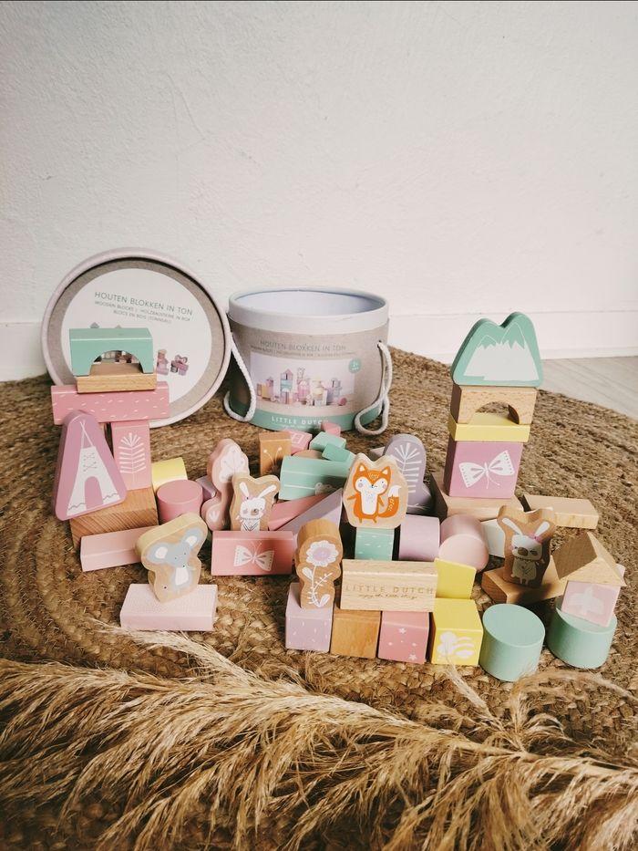 👶Lot formes de construction rose pastel en bois marque Little dutch - photo numéro 1