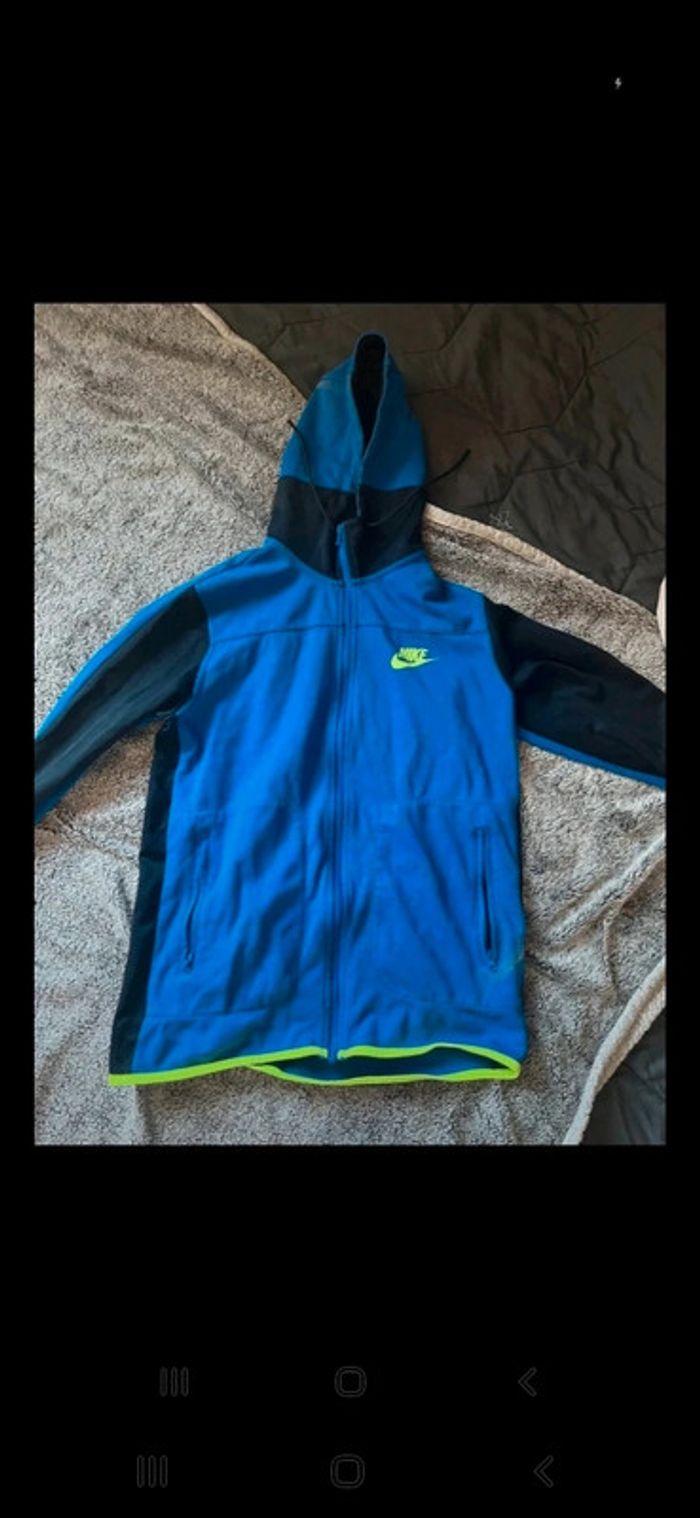 Veste sweat à capuche Nike bleu et vert fluo. - photo numéro 1