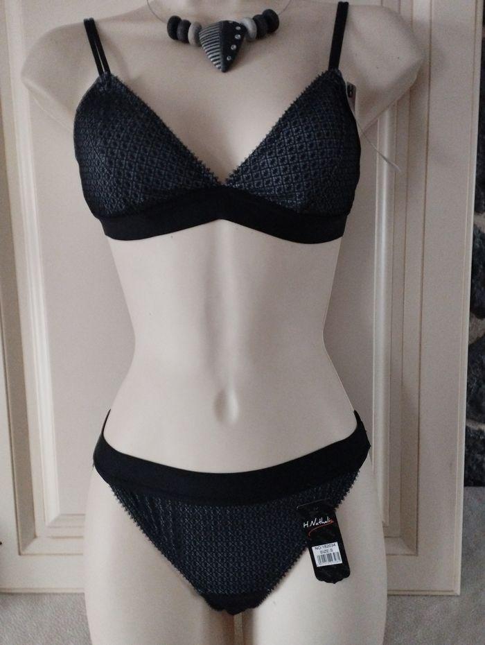 Ensemble de lingerie neuf . Triangle sans armatures taille S pour le haut et le bas. - photo numéro 1