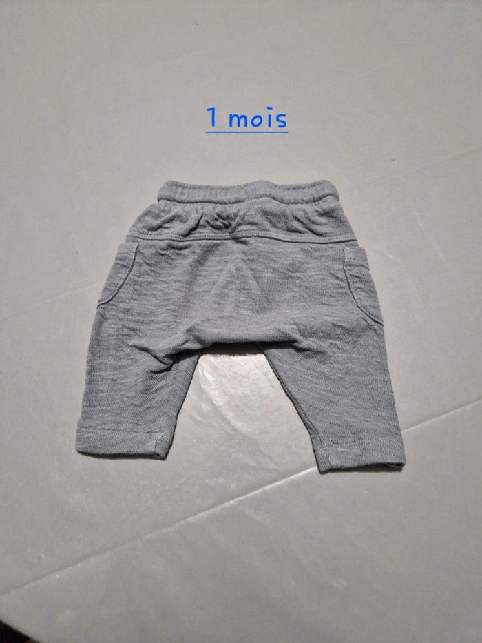 Pantalon gris 1 mois - photo numéro 2