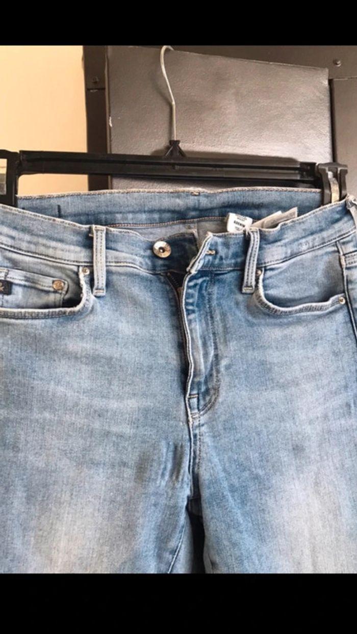 Jean effet déchiré, H&M , taille 38 - photo numéro 2