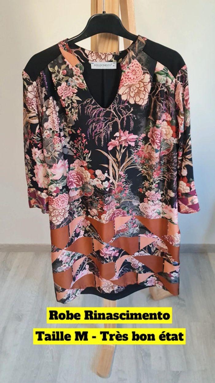 Robe Rinascimento à fleurs - photo numéro 1