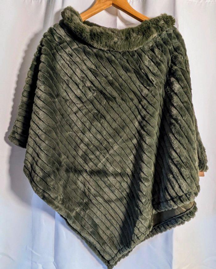 Poncho femme kaki neuf taille unique - photo numéro 2