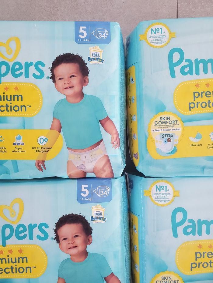 Lot de 4 paquets de couches PAMPERS premium protection taille 5 - photo numéro 2