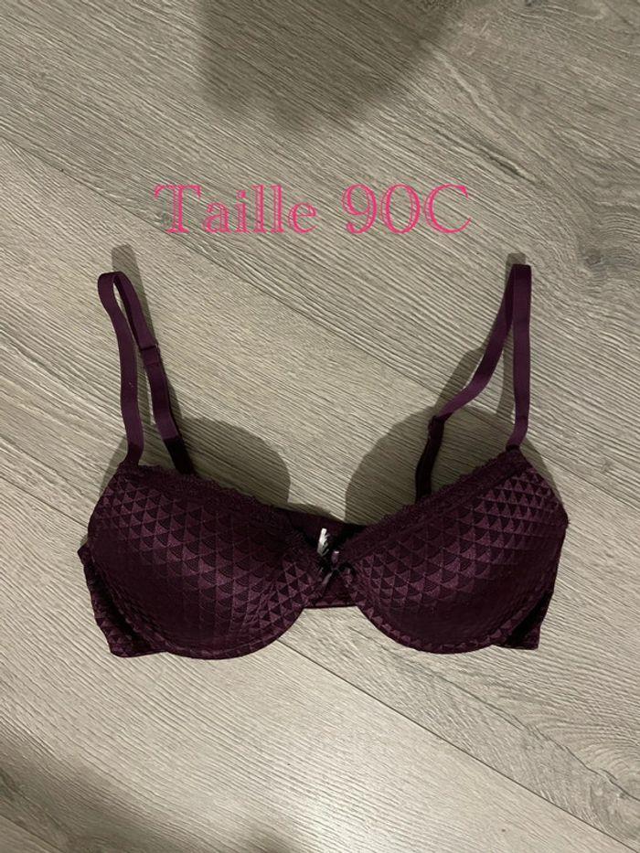 Soutien gorge violet prune satinée à motif taille 90C - photo numéro 1