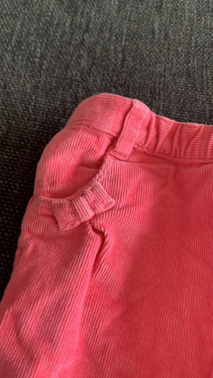 Pantalon rose fushia en velours côtelé, petit bateau, 18 mois en très bon état - photo numéro 2