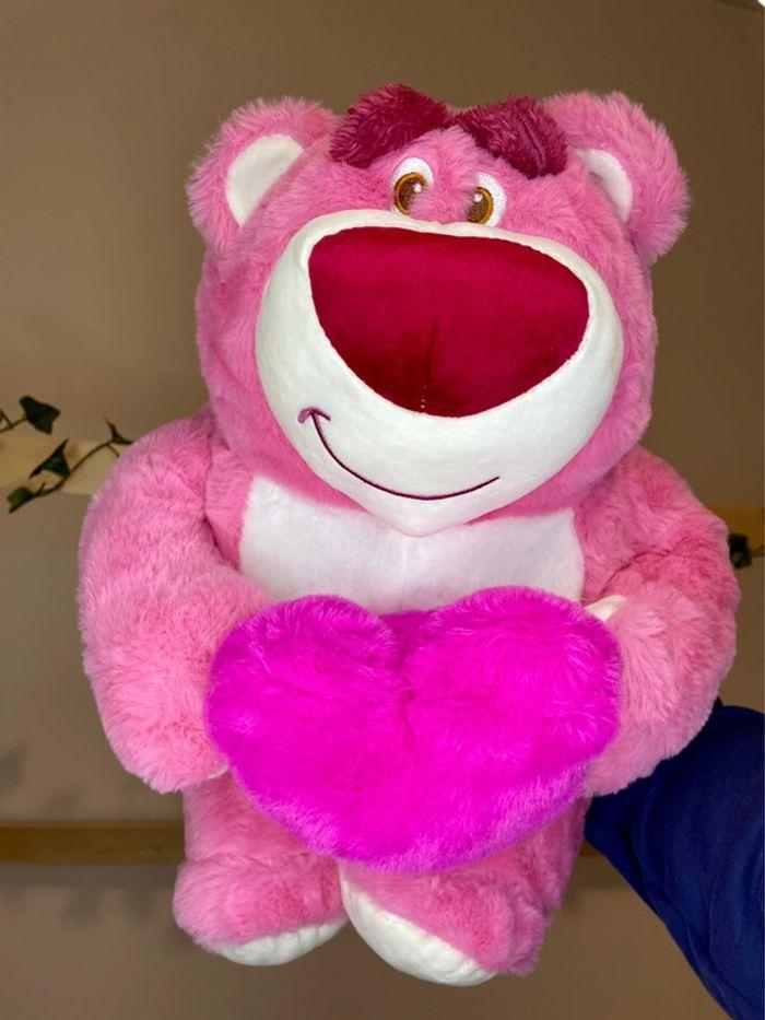 Peluche Toy Story Lotso avec un coeur - photo numéro 14