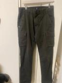 Pantalon cargo. Taille M.