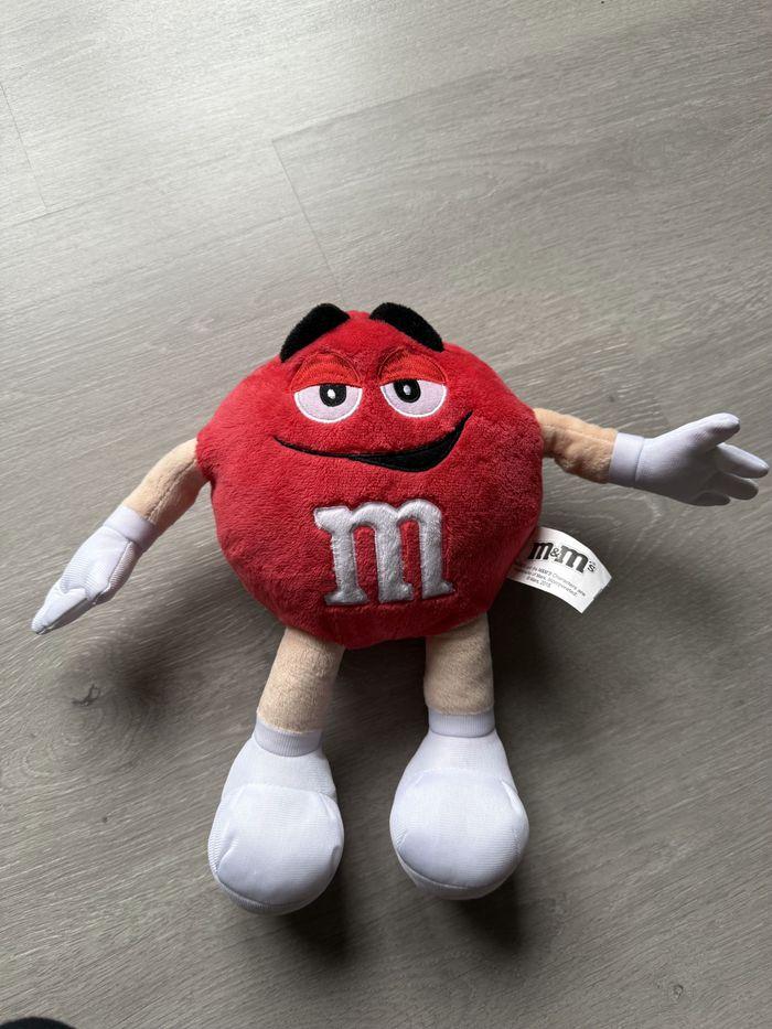 Petite peluche M&M’s rouge - photo numéro 1