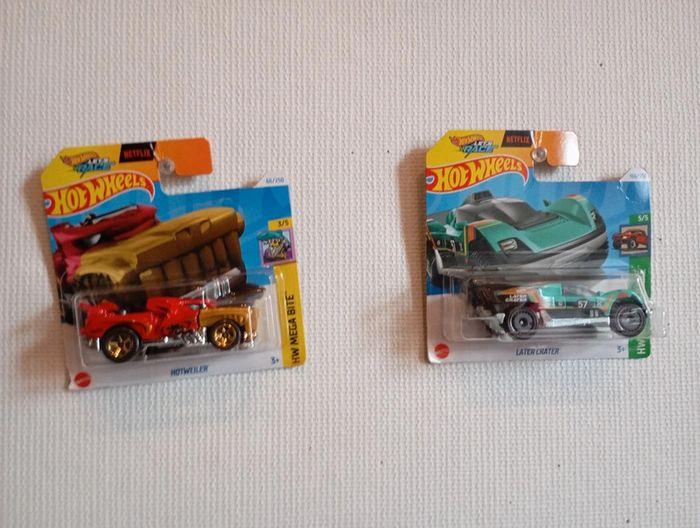 Lot de 2 voitures Hot Wheels neuve - photo numéro 1