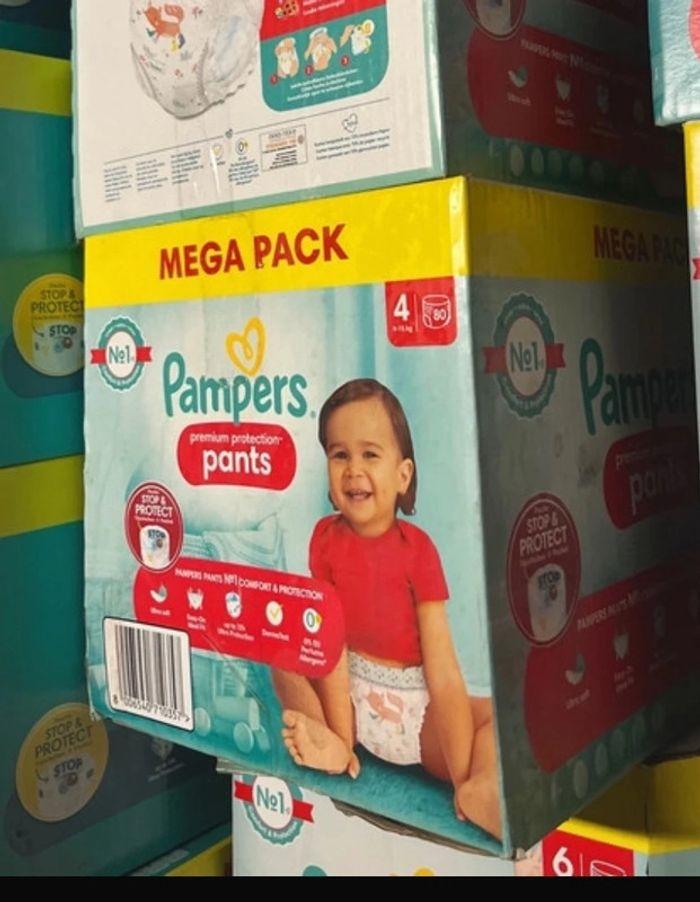 Un carton de Pampers premium taille 4