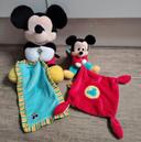 Lot de 2 peluches / doudous Mickey NEUFS