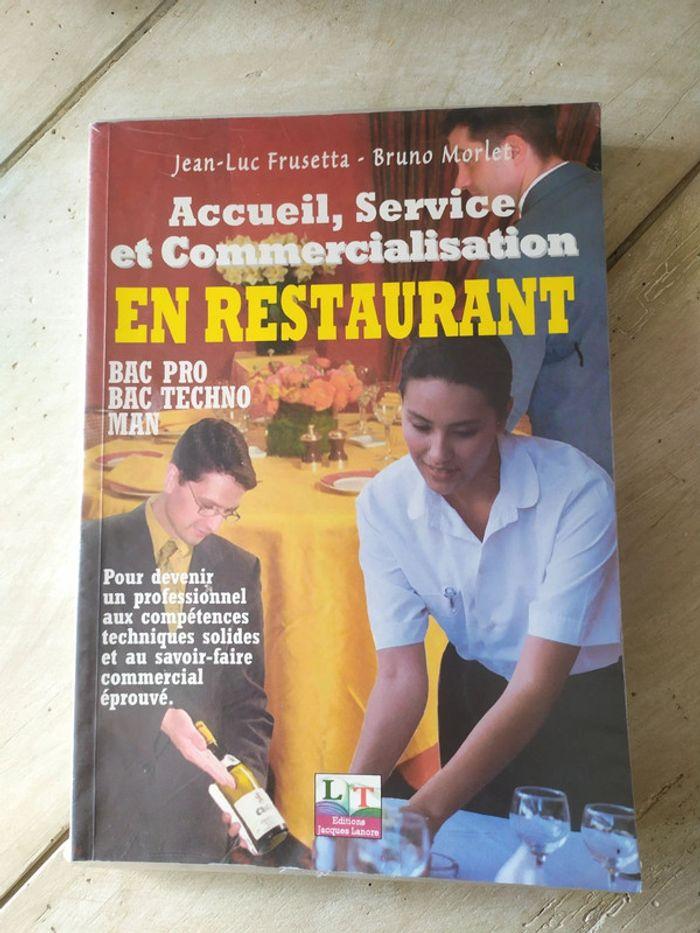 Manuel Accueil, Service et Commercialisation en restaurant - photo numéro 1