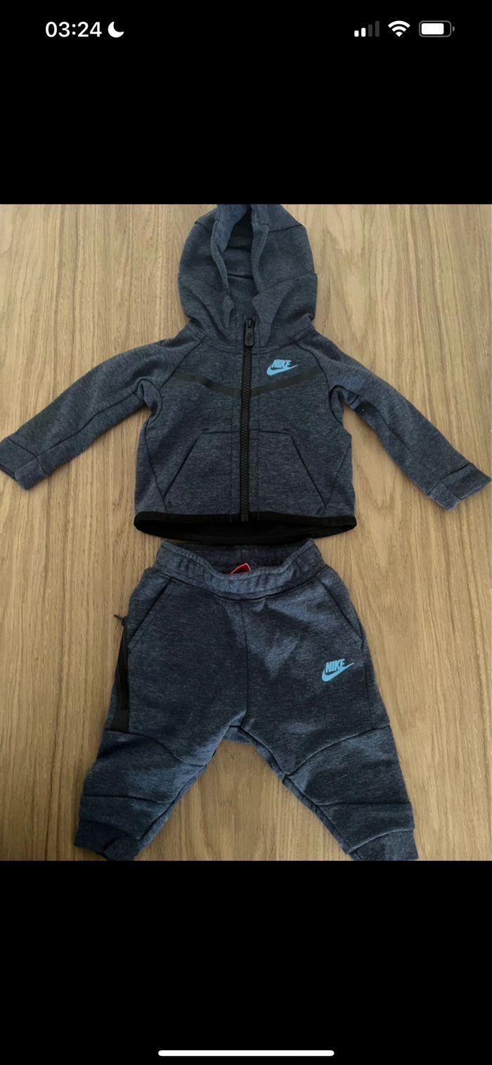 Survêtement Nike bébé - photo numéro 1