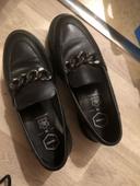 Mocassin t38 en cuir noir