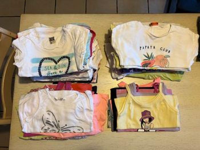 Très gros lot de 72 tee-shirts - 3 ans - photo numéro 1