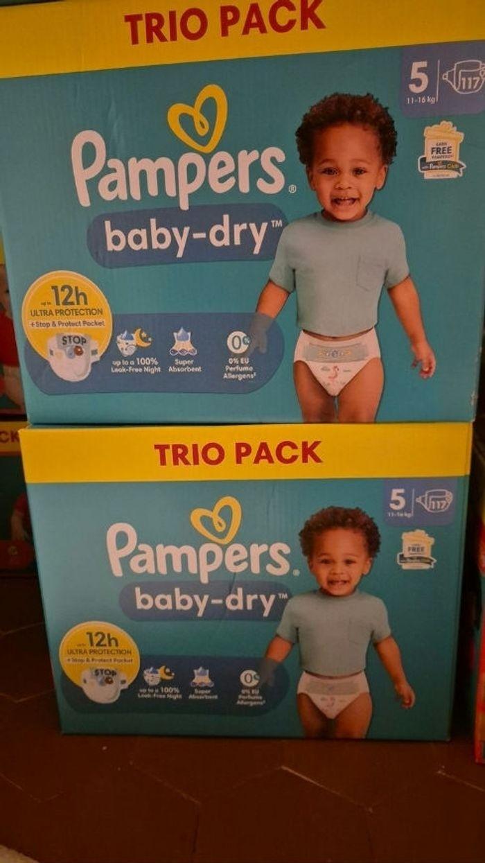 Lot de 2 cartons pampers trio pack taille 5