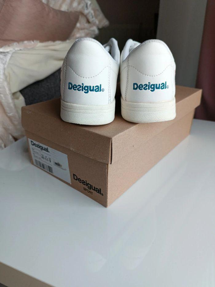 Sneakers blanche brodées - Desigual - pointure 40 - neuves - photo numéro 8