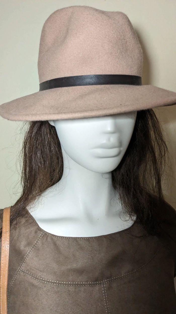 Chapeau beige - photo numéro 2