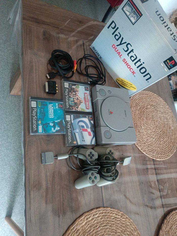 Ps1  ( 7502 c )+ 3 jeux - photo numéro 7