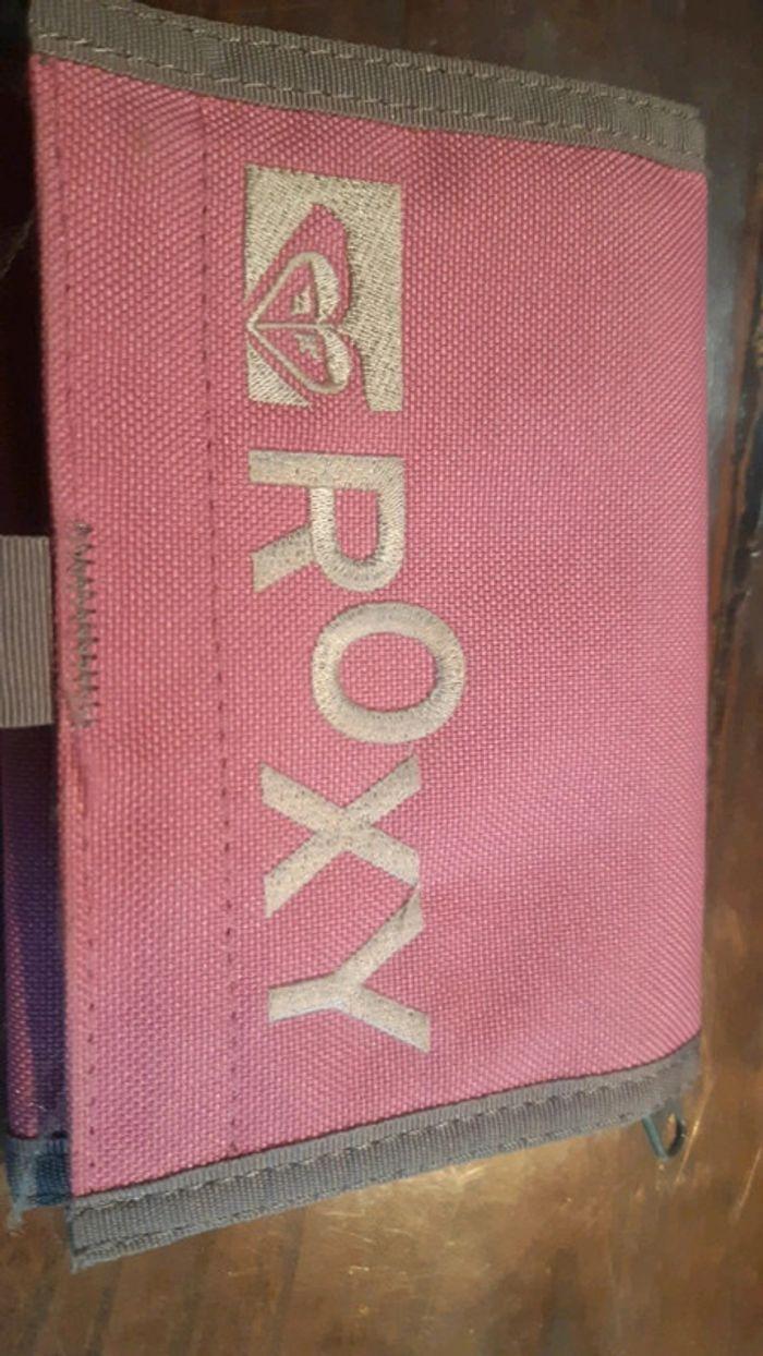 Porte-monnaie portefeuille porte-cartes rose de marque Roxy - photo numéro 2