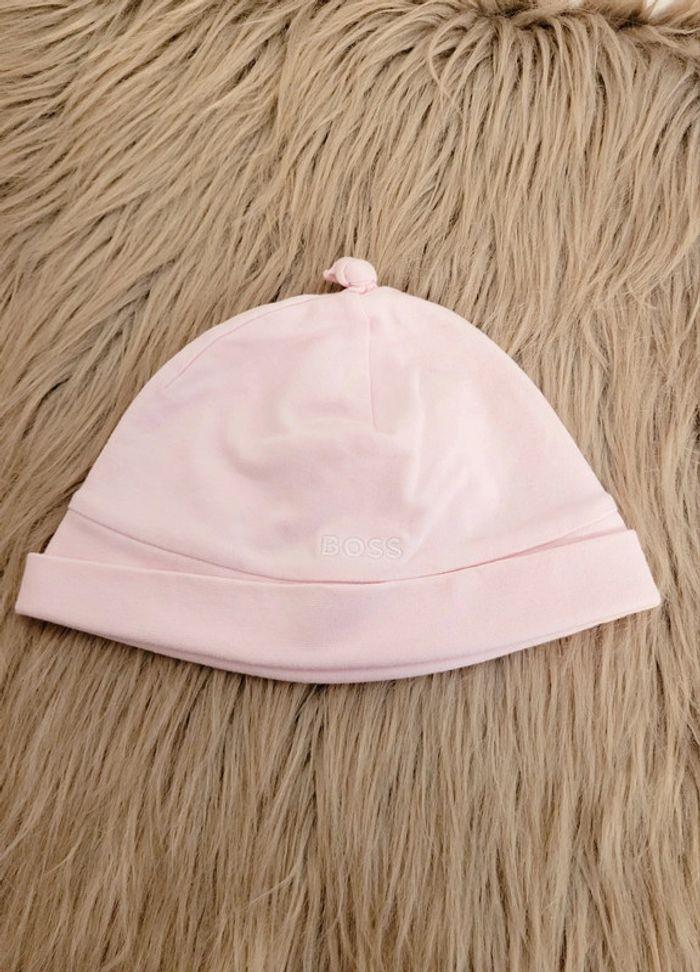 Joli bonnet Boss taille 48 - photo numéro 1