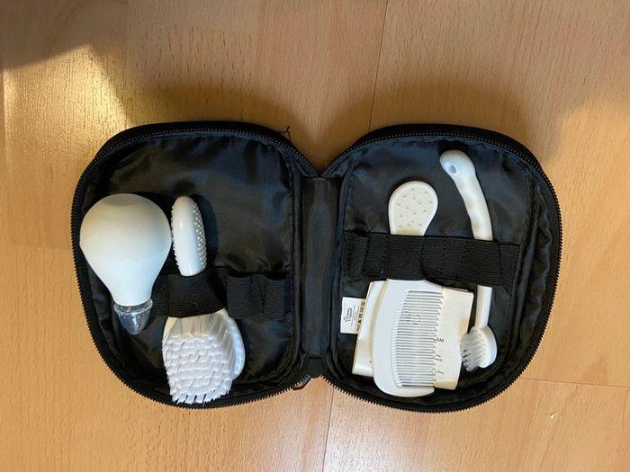 🐣 trousse de toilette tommee tippee très bon état 🐣 - photo numéro 3