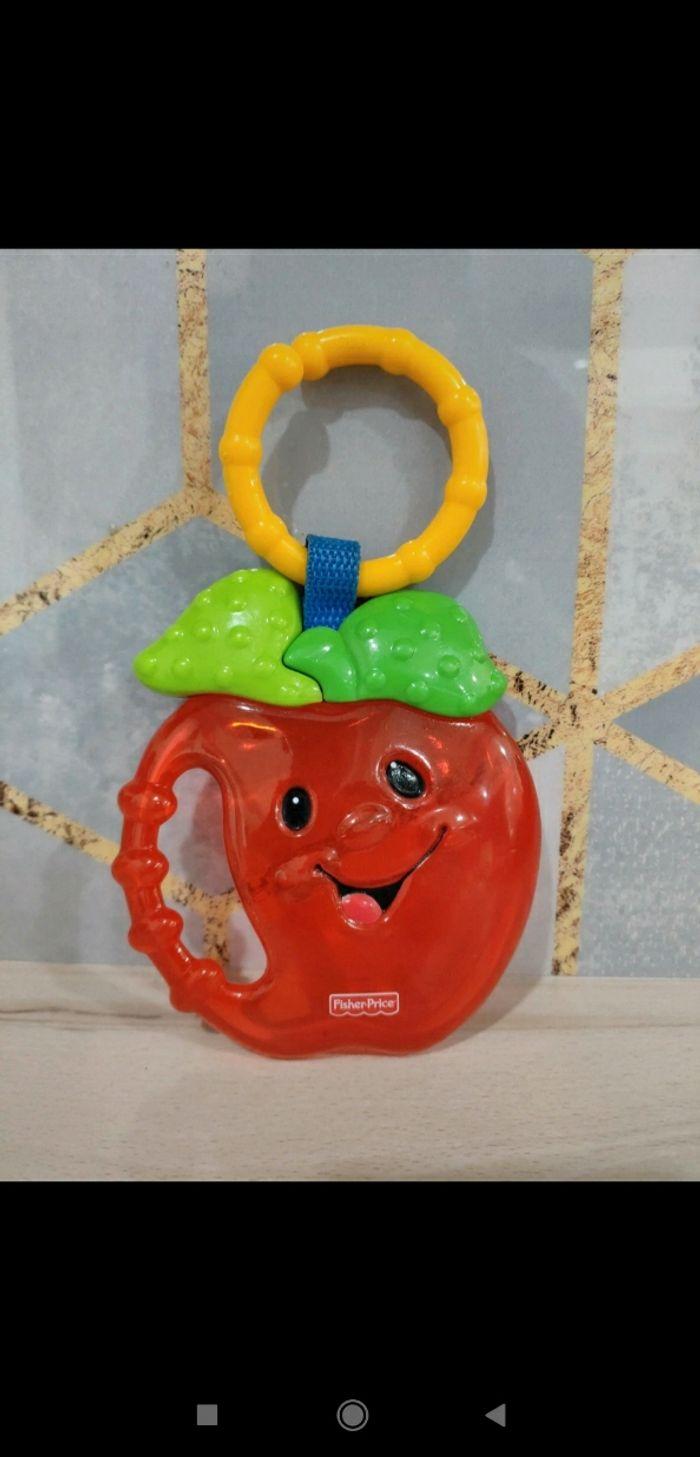 Anneau de dentition à suspendre Pomme Fisher Price - photo numéro 1