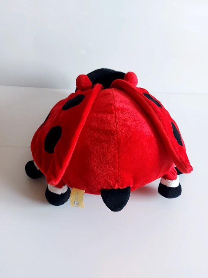 Grosse peluche coccinelle propre et en très bon état - photo numéro 3