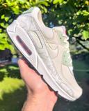 Baskets Nike air max 90 blanche édition limitée saint Valentin 2020 neuves pointure 38 sans boîte