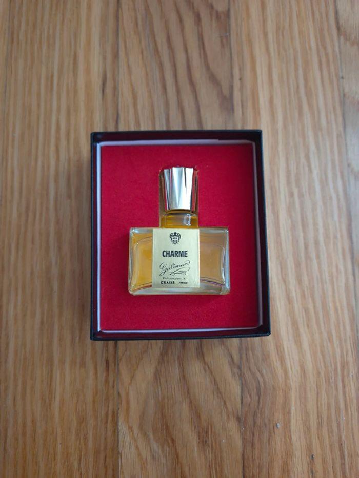 Miniature de parfum
"Charme" de Galimard, 25 ml - photo numéro 1