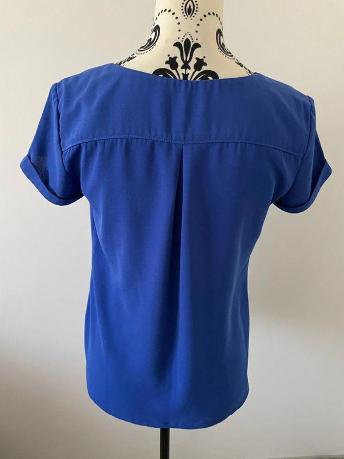 Blouse à manches courtes bleu col V camaïeu taille 36 - photo numéro 3