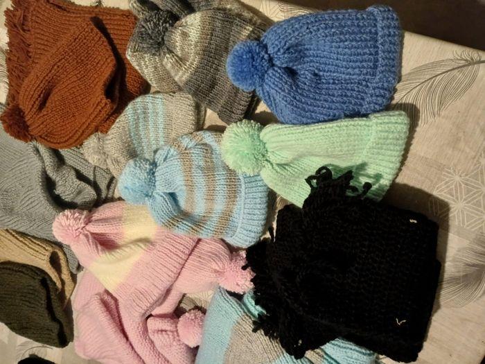 Lots bonnets ,écharpe - photo numéro 4