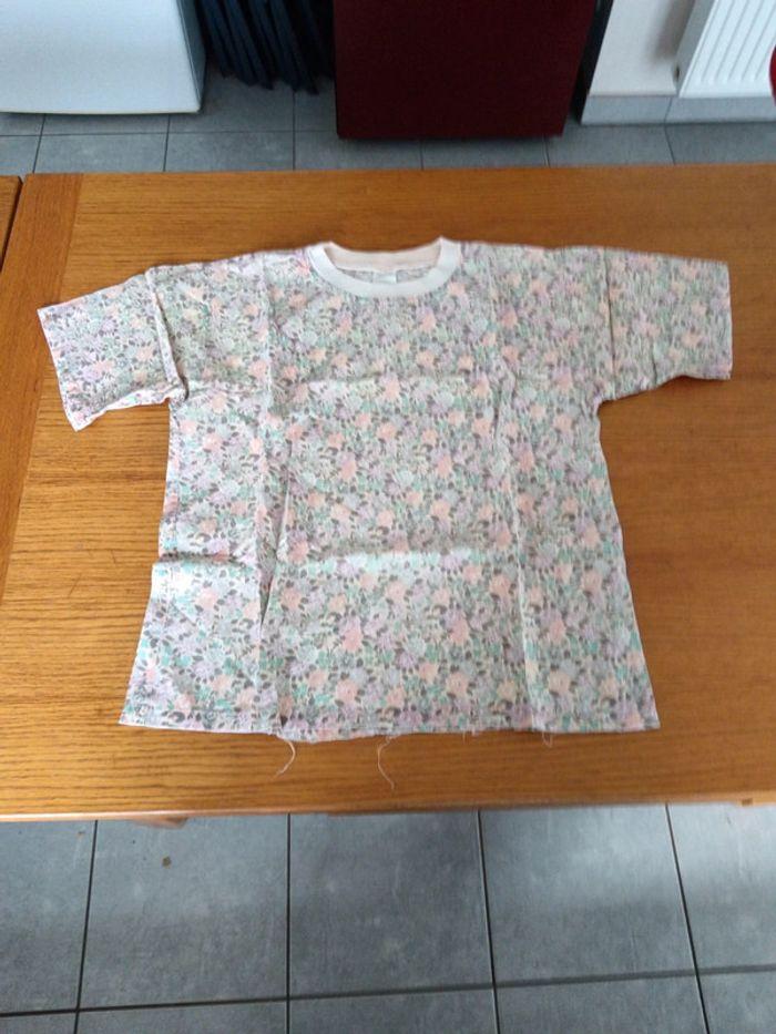 T-shirt à fleurs - photo numéro 1