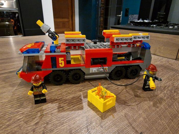 Lego camion de pompiers city 60061 - photo numéro 1