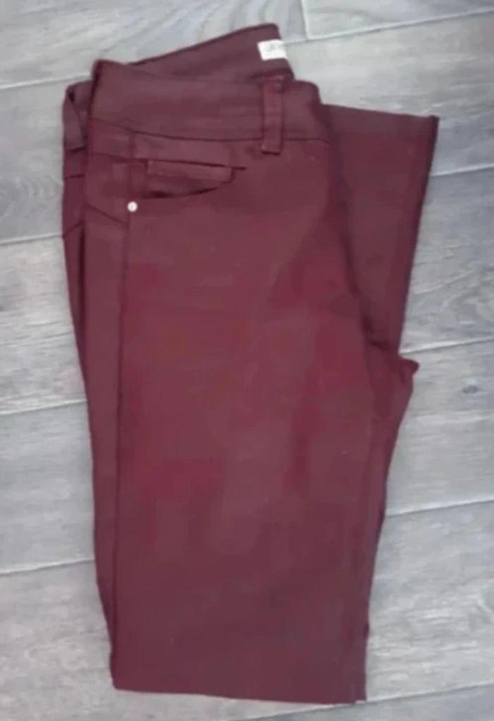 pantalon droit bordeaux raccourcis 7/8 ème effet ciré taille 34 cache-cache - photo numéro 2