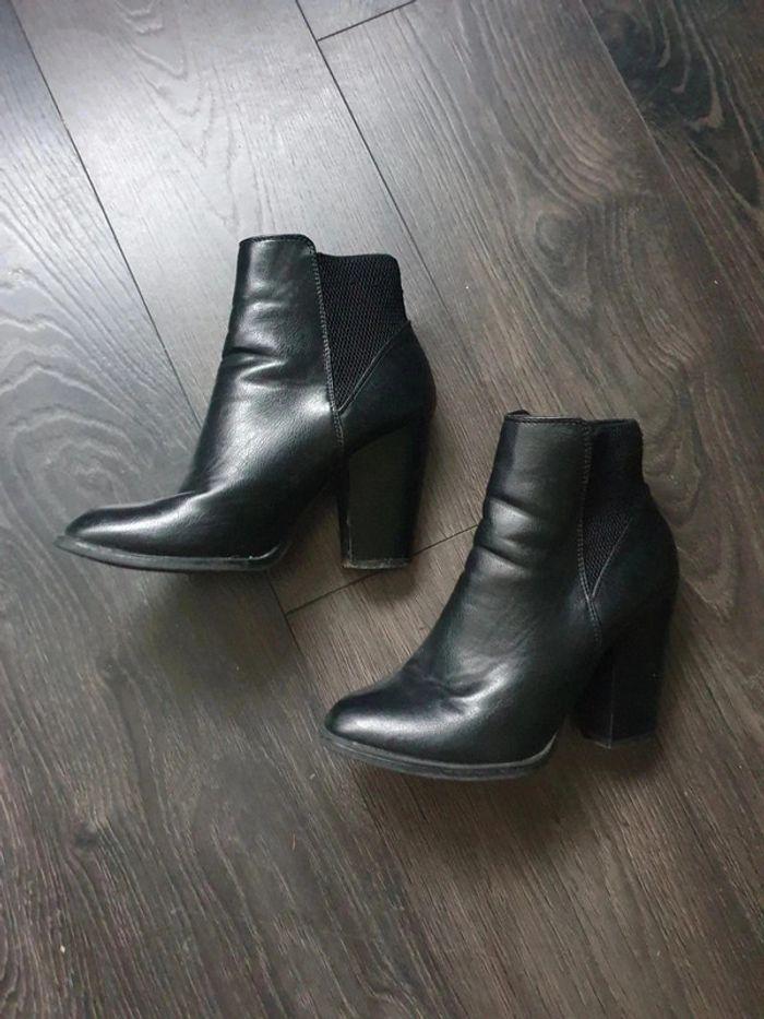 🌻Bottines noires taille 39 - photo numéro 1