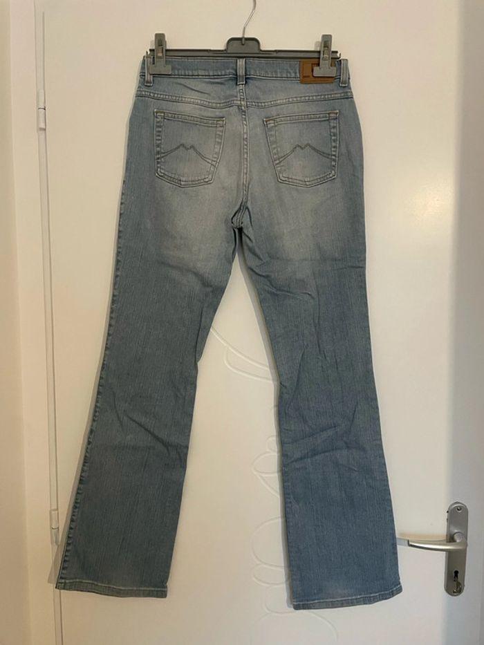 Jean bleu clair taille haute coupe flare bas évasé mustang taille W30 L32 soit taille 40 - photo numéro 4