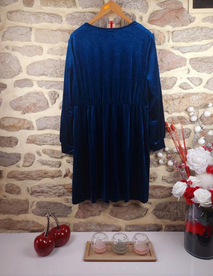 Robe torsadée en velours bleue nuit Femme taille 52 marque Asos 🍬 - photo numéro 3