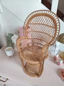 Fauteuil siège de poupée Emmanuelle en osier rotin vintage