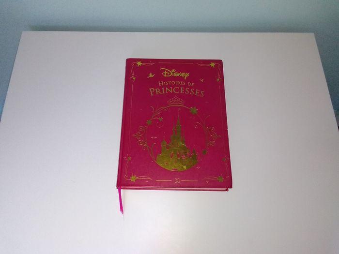 Livre disney "Histoires de princesses" - photo numéro 1